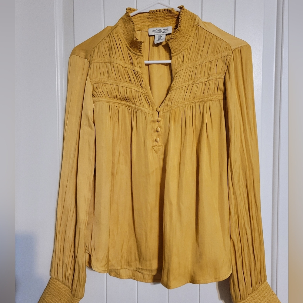 Rachel Zoe Long Sleeve Silky Satin Like Blouse with High Collar Size Small ❤️